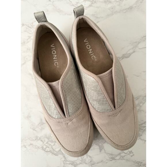 Vionic Shoes Slip On Beige Gray Sneakers US 7 EU 38 Silver Comfort Arch Support - Picture 4 of 6